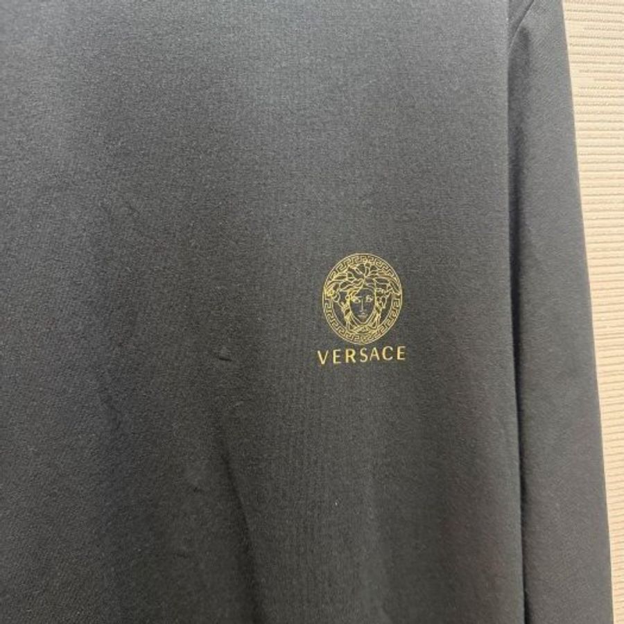 💎Han's house精品服飾💎VERSACE 凡賽斯 女神頭 頂級黑牌 LOGO 長袖 原價3900-2