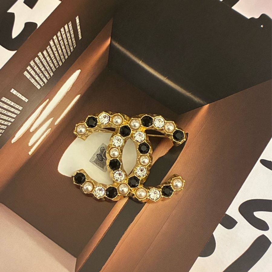 Chanel 黑/珍珠/鑽金邊胸針🫶-0