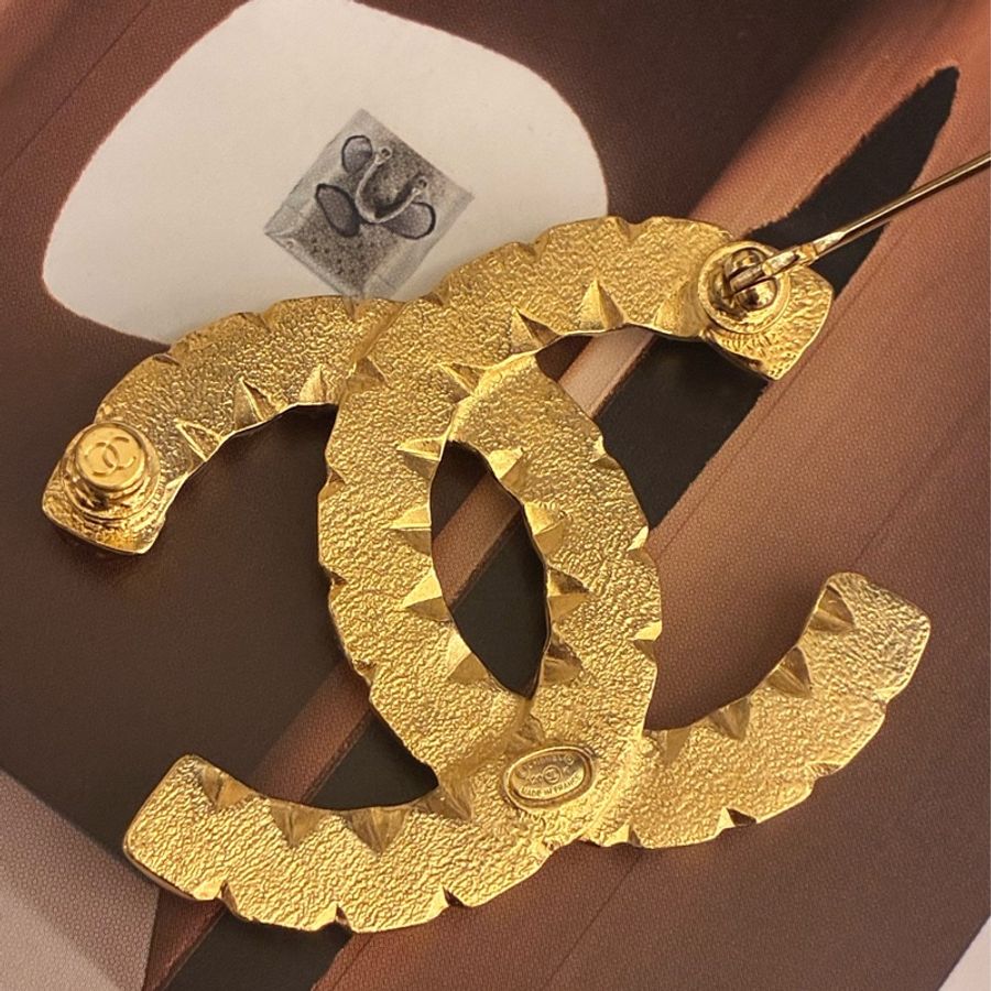 Chanel 黑/珍珠/鑽金邊胸針🫶-7