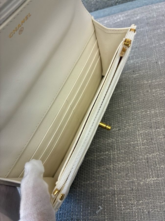 Chanel 香奈兒 白色亞克力手柄woc 尺寸:19*12cm-13