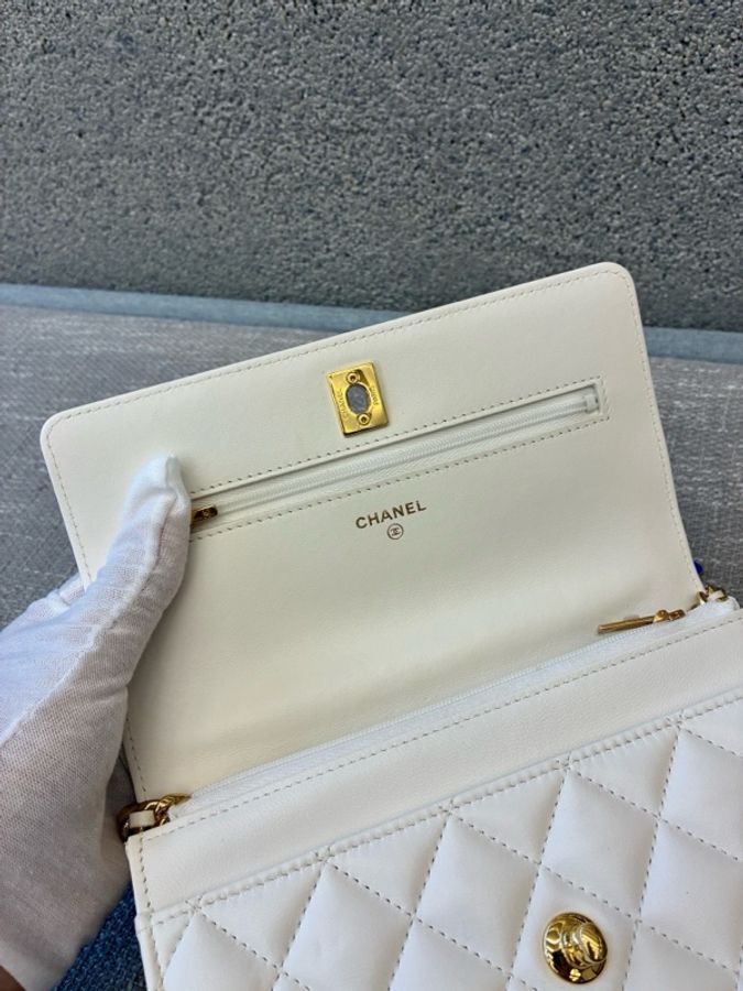 Chanel 香奈兒 白色亞克力手柄woc 尺寸:19*12cm-14