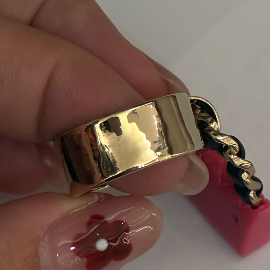 Chanel 粉色小包包淡金寬版戒指💍55-15