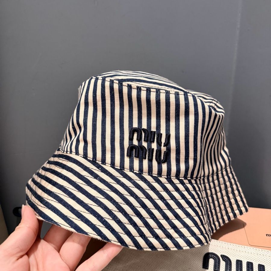 Miu Miu 直條紋漁夫帽+收納袋 2件組-1