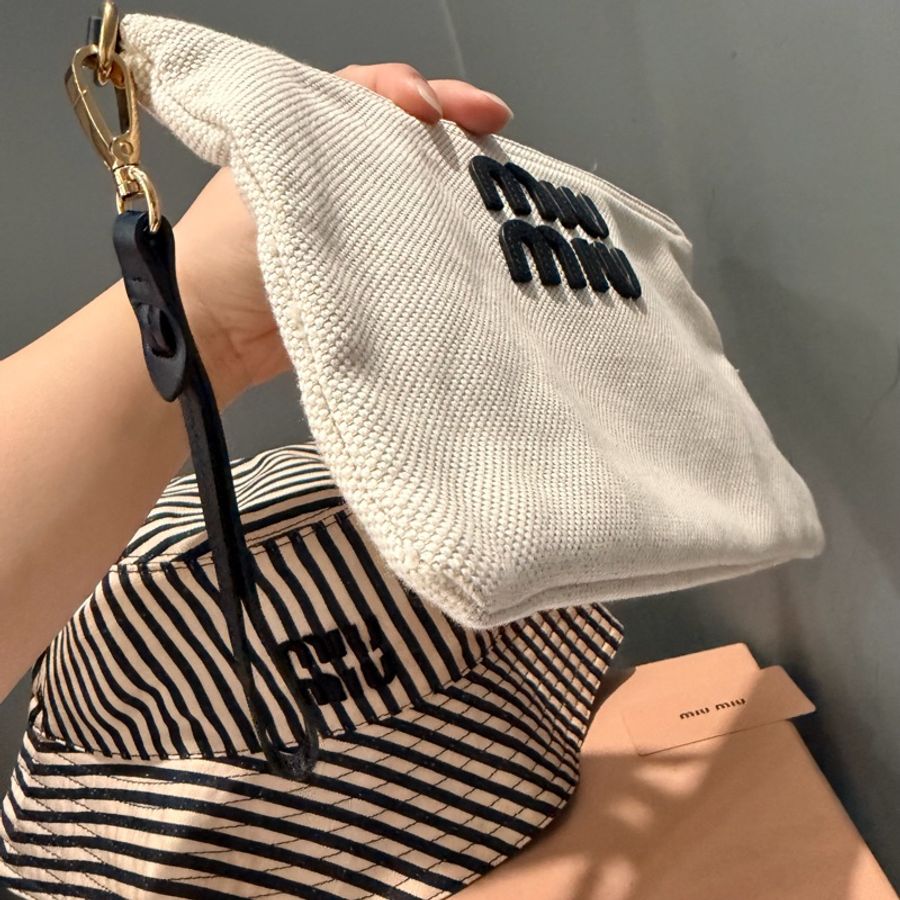 Miu Miu 直條紋漁夫帽+收納袋 2件組-18