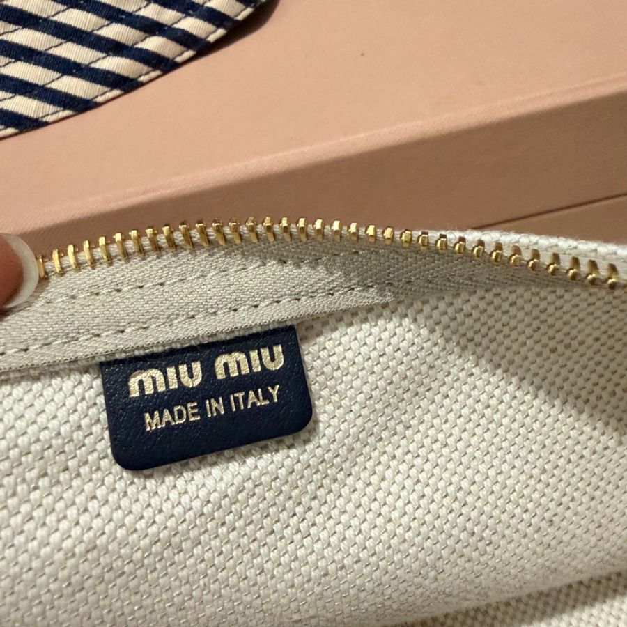 Miu Miu 直條紋漁夫帽+收納袋 2件組-20