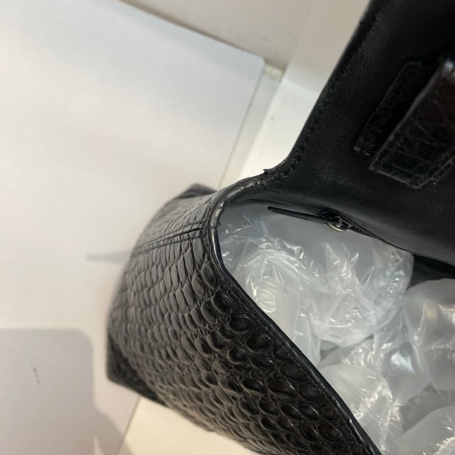 BALENCIAGA巴黎世家DOWNTOWN鳄鱼压纹牛皮全黑soblack大号斜挎包40*14*22-24