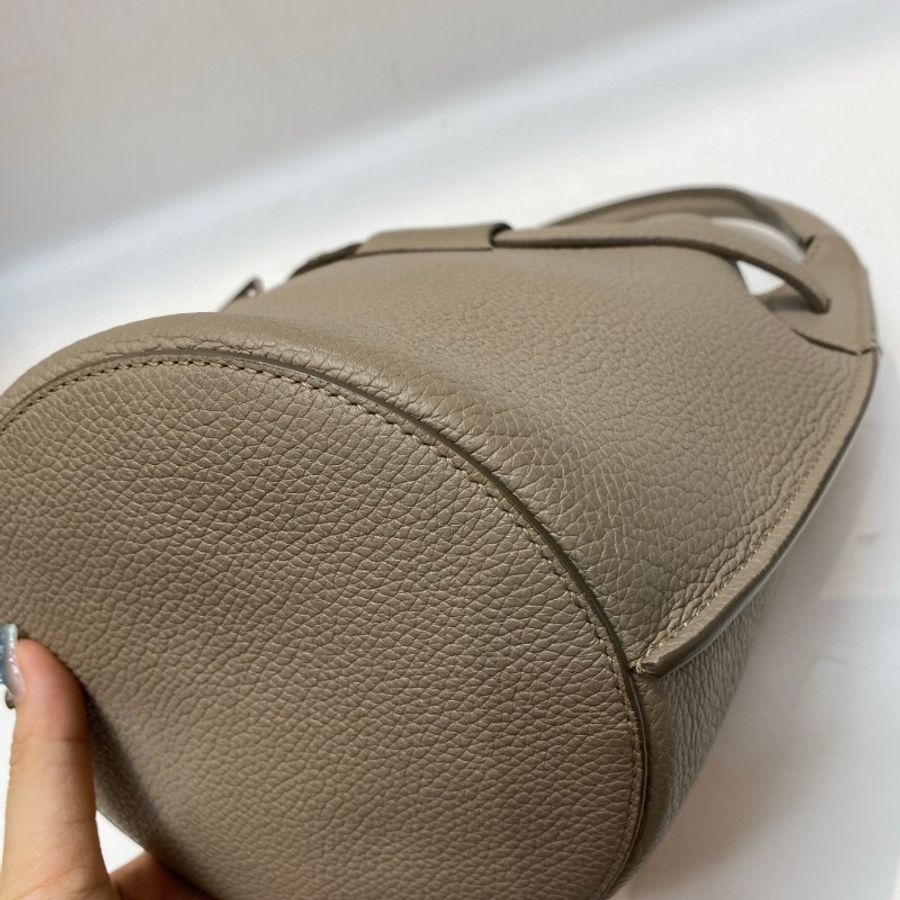 CELINE赛琳BIG BAG BUCKET大象灰荔枝纹牛皮nano水桶包21*15*15-16