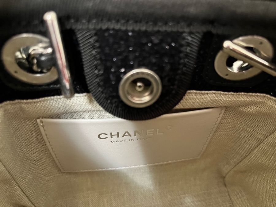 CHANEL 香奈兒《全新》26A Mini Beach Bag 迷你海灘包|黑銀|全配|購物證明影印-30