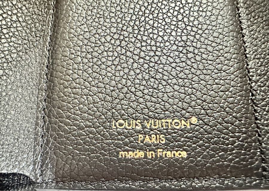 近乎全新~LV Victorine 三折錢包~經典牛皮黑色-16