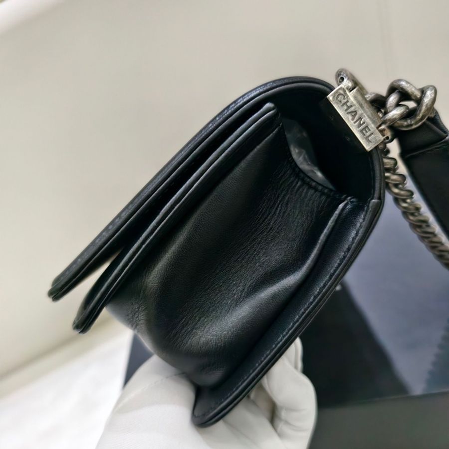 Chanel香奈兒boy小號黑銀 22開有卡-7