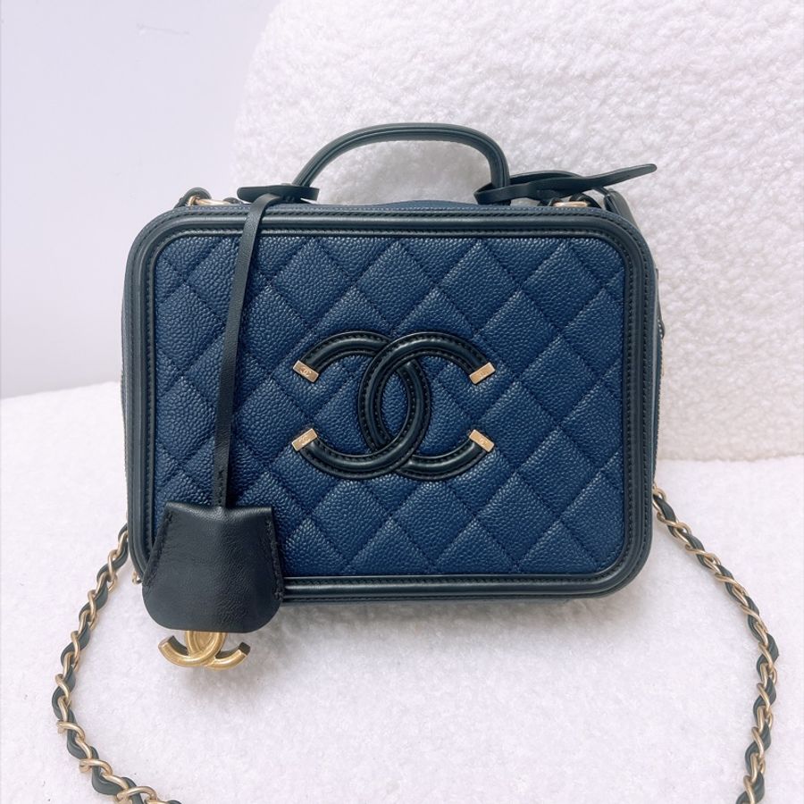 Chanel filigree 深藍色雙C相機包/盒子包-0