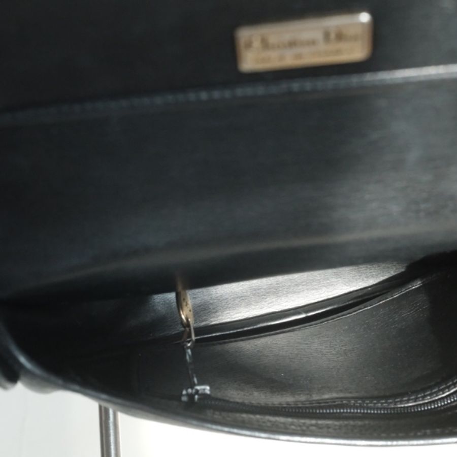 Dior 1980s 橢圓 CD 金屬標荔枝紋馬鞍弧形斜背包-9