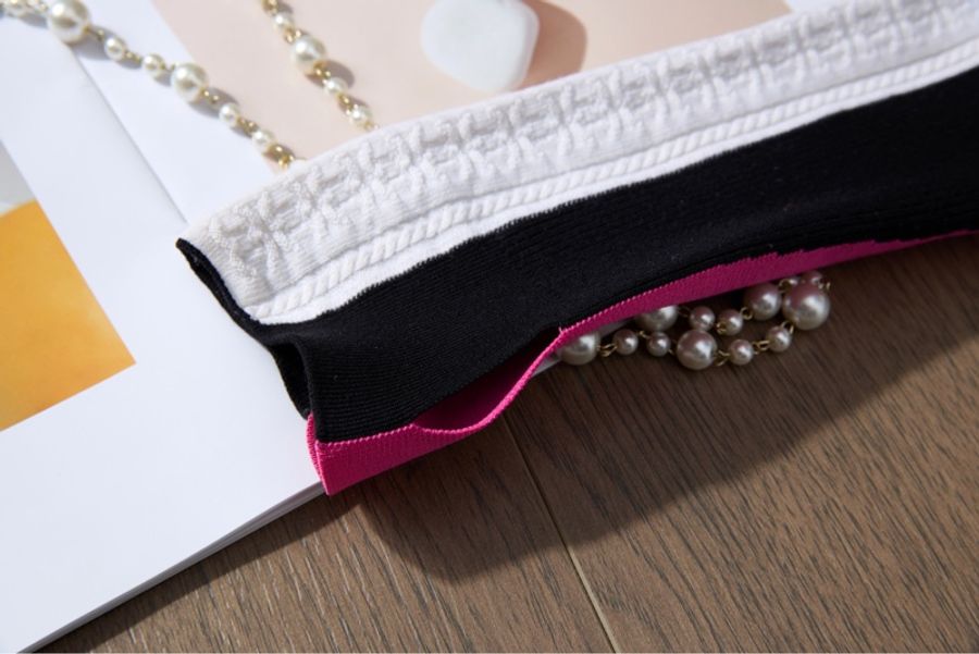 CHANEL 黑桃粉撞色雙C刺繡修身長袖針織上衣 Size36-5