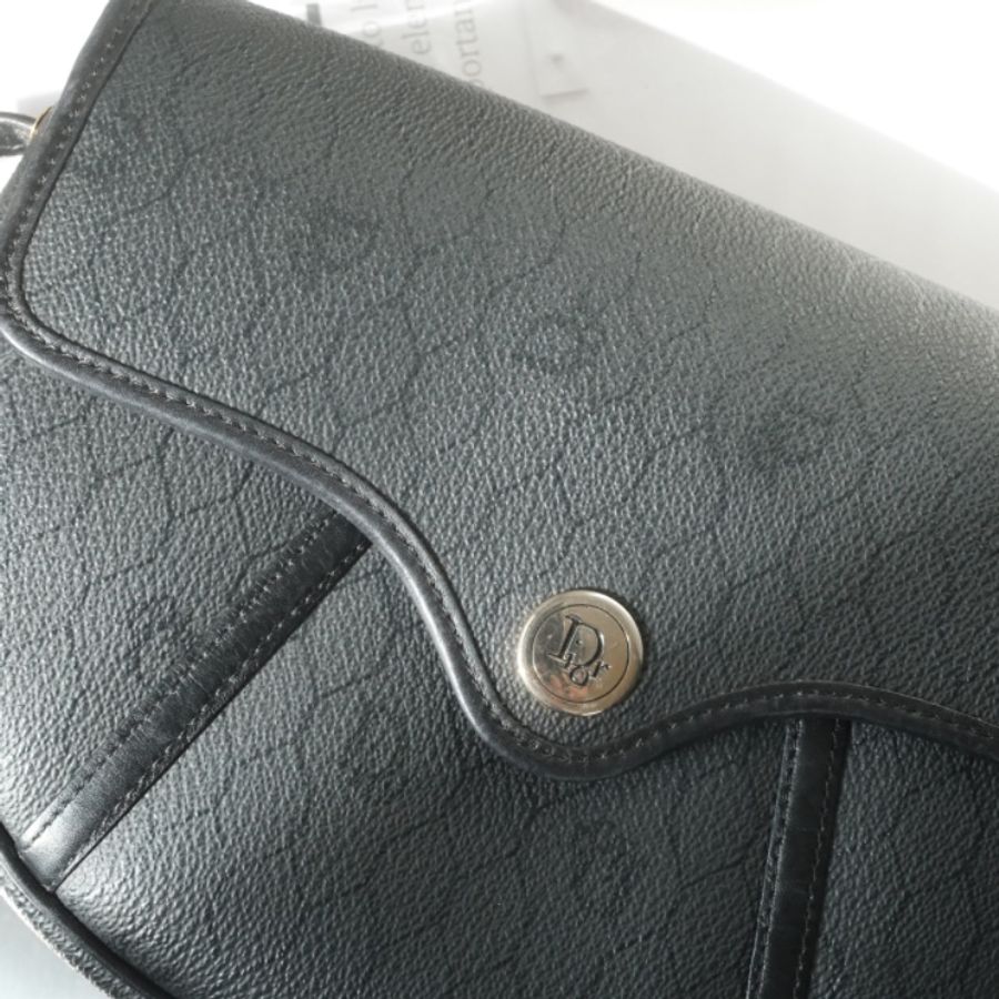 Dior 1980s Vintage Christian Dior 黑色蜂巢紋半月斜背包-10
