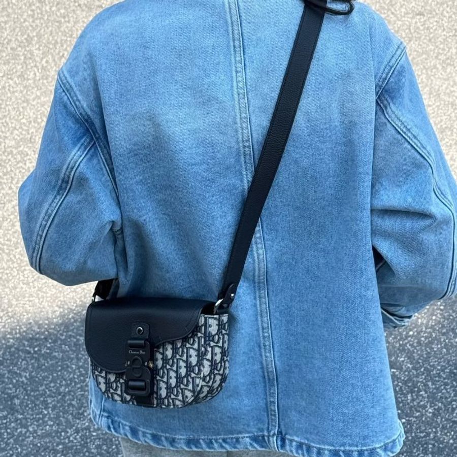 DIOR - 米色緹花拚黑色牛皮Saddle Mini郵差包-1