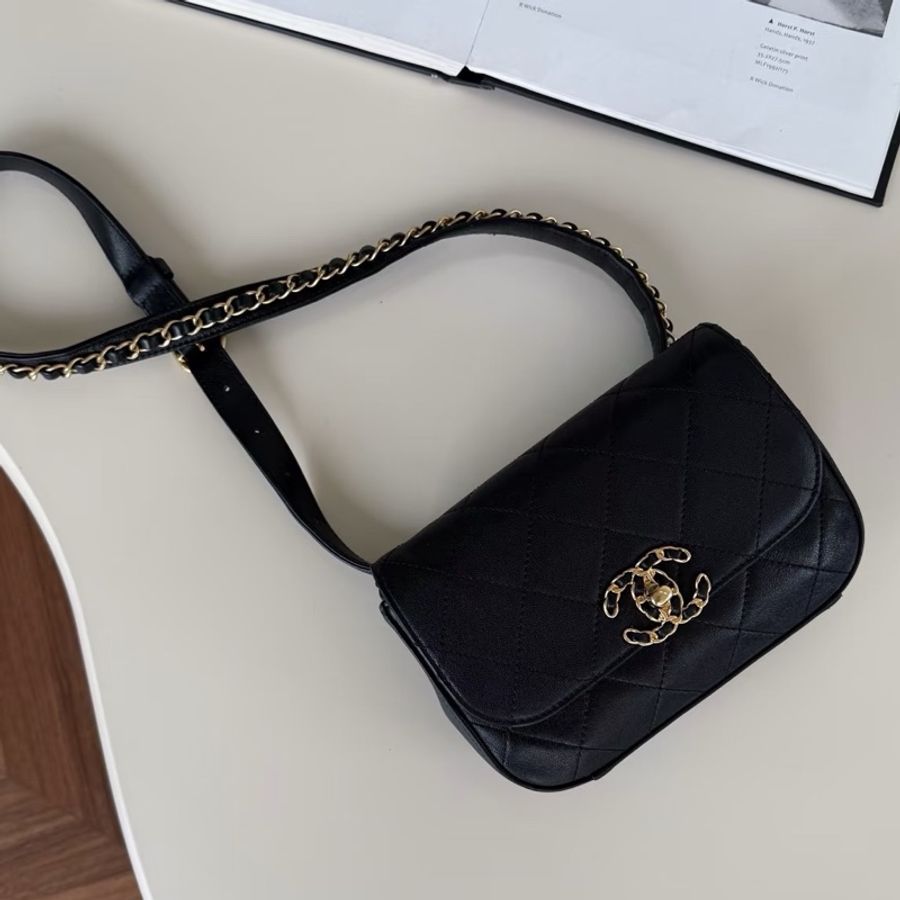 Chanel • 經典黑金牛皮19 Bag腰包-1