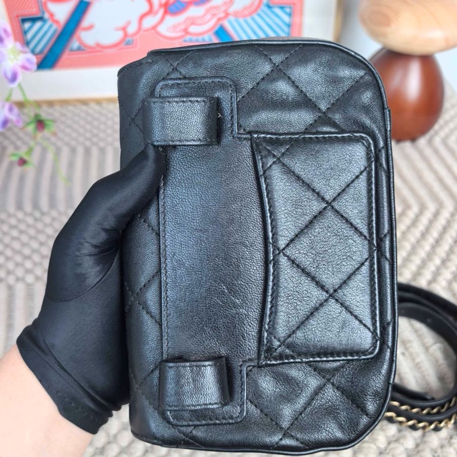 Chanel • 經典黑金牛皮19 Bag腰包-4