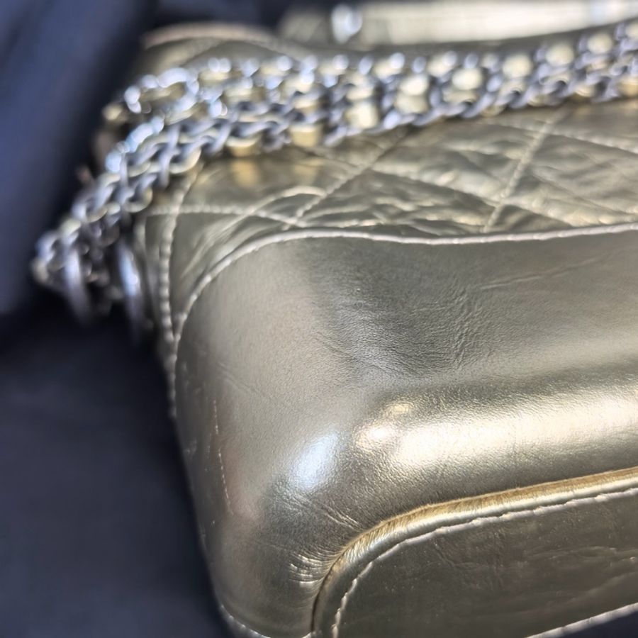 Chanel • 經典Gabrielle 金色金釦牛皮流浪包 小號 全配🈶盒-7