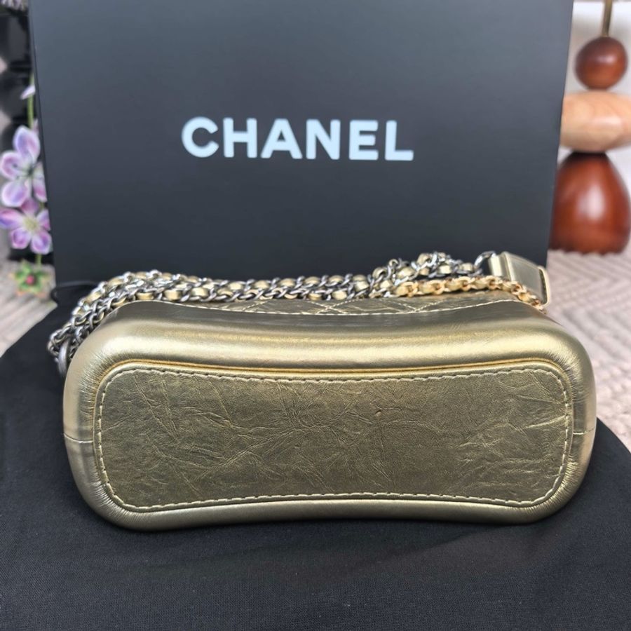 Chanel • 經典Gabrielle 金色金釦牛皮流浪包 小號 全配🈶盒-8