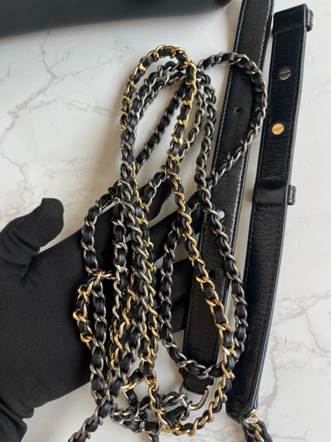 Chanel • 經典Gabrielle 黑金山形紋牛皮流浪包 中號-8