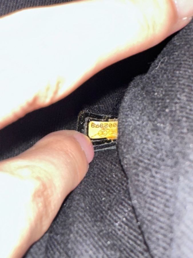 Chanel • 經典黑銀羊皮郵差包-4