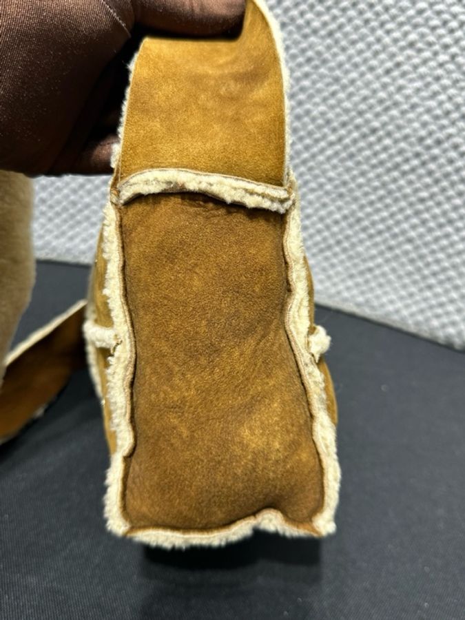 Chanel • 焦糖色麂皮拼羊羔毛四宮格銀釦郵差包 Teddy-8