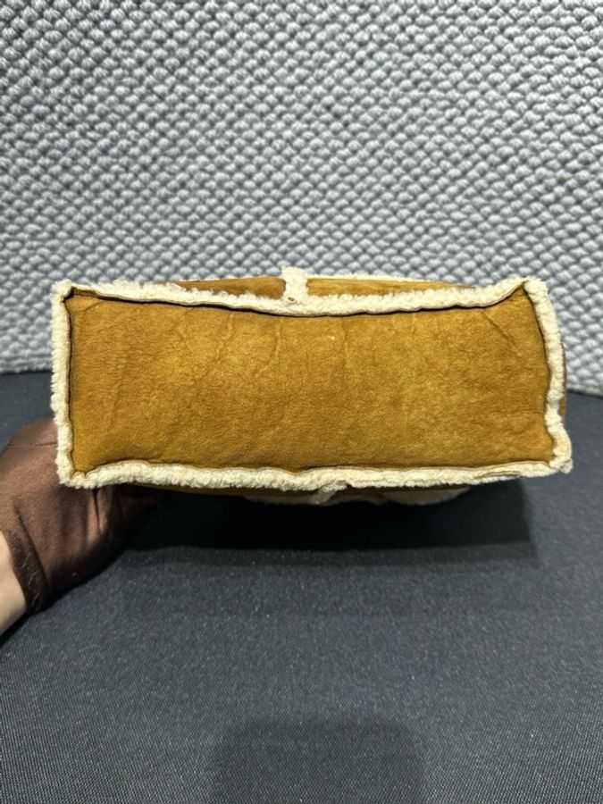 Chanel • 焦糖色麂皮拼羊羔毛四宮格銀釦郵差包 Teddy-9