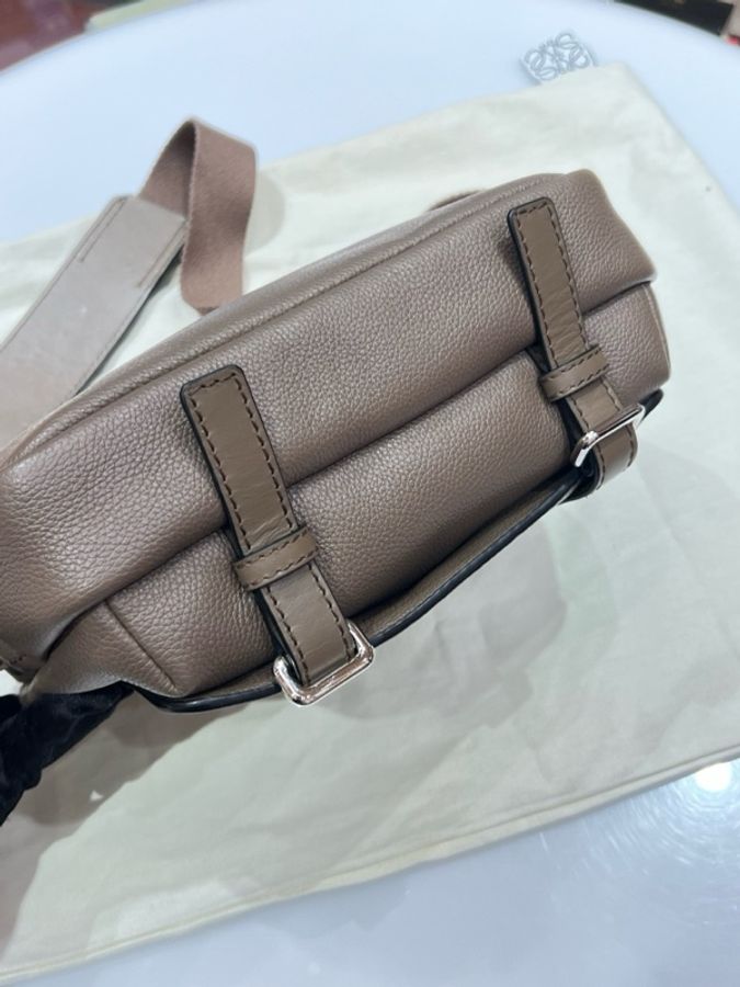 Loewe羅意威military大象灰郵差斜挎包底長23.5cm-2