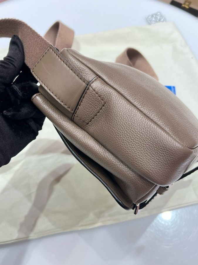 Loewe羅意威military大象灰郵差斜挎包底長23.5cm-3