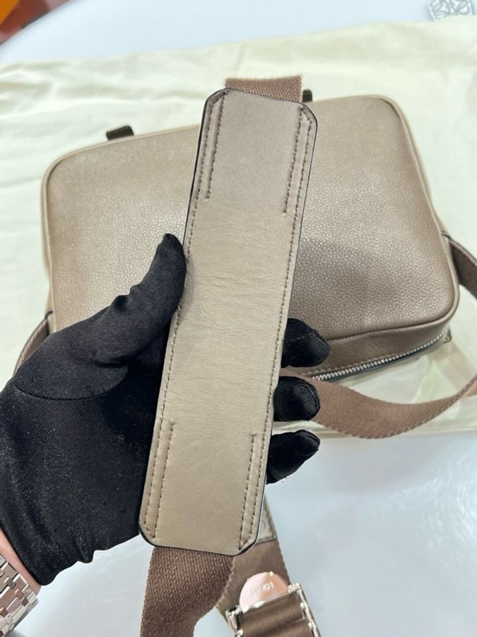 Loewe羅意威military大象灰郵差斜挎包底長23.5cm-5