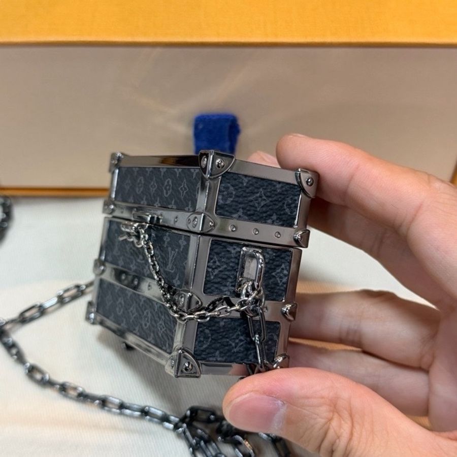 Louis Vuitton 路易威登 Trunk mini 黑花迷你小硬箱 男女同款 耳機包 鏈條斜挎包 尺寸7×5×3cm-4