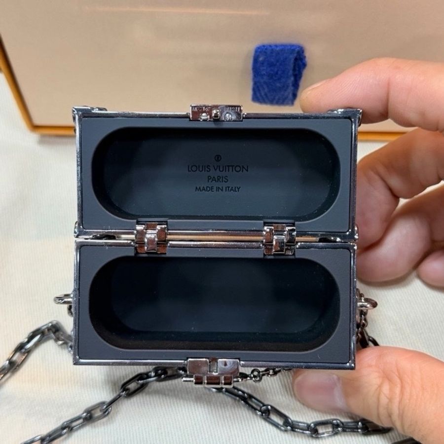 Louis Vuitton 路易威登 Trunk mini 黑花迷你小硬箱 男女同款 耳機包 鏈條斜挎包 尺寸7×5×3cm-6