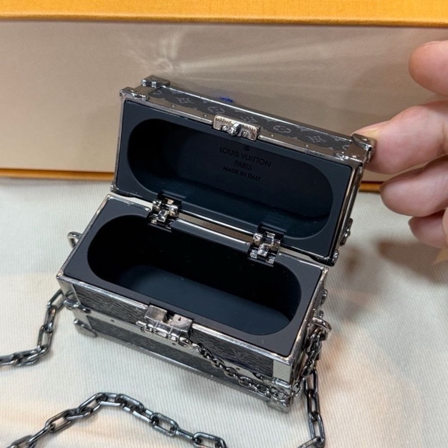 Louis Vuitton 路易威登 Trunk mini 黑花迷你小硬箱 男女同款 耳機包 鏈條斜挎包 尺寸7×5×3cm-7