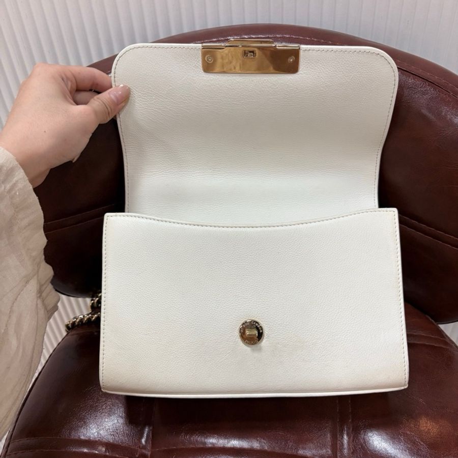 CHANEL 香奈兒 小號郵差鏈條包 白金荔枝牛皮 尺寸21×14×6-13