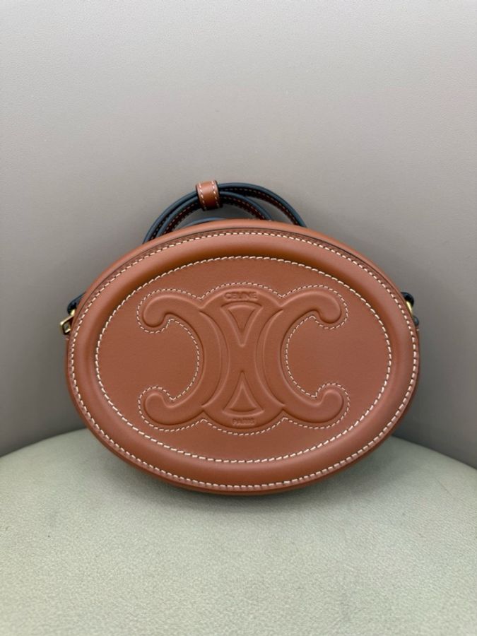 Celine 賽琳 焦糖色凱旋門月餅包-0