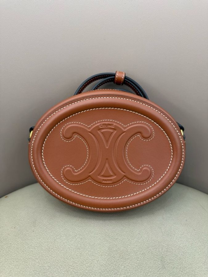 Celine 賽琳 焦糖色凱旋門月餅包-1