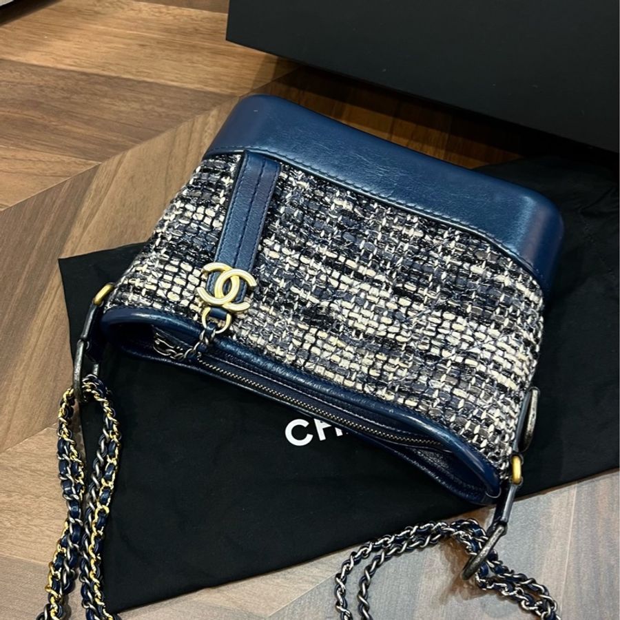 Chanel • 經典Gabrielle 藍色毛呢拼皮流浪包 小號-3