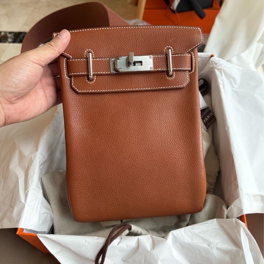 愛馬仕Hermes Hac a dos 胸包 金棕馬鞍皮 銀扣 B刻 附件齊全-0
