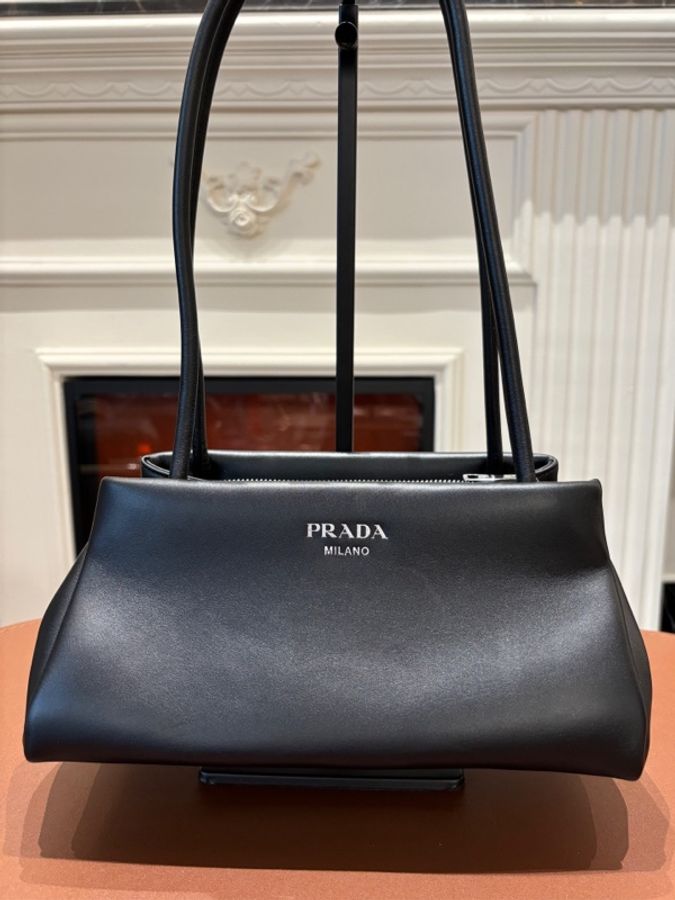 普拉達 Prada 黑色22fw秀款hobo手提單肩包 腋下包-0