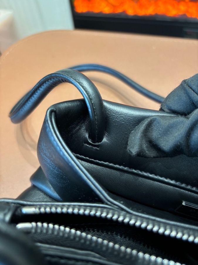 普拉達 Prada 黑色22fw秀款hobo手提單肩包 腋下包-13