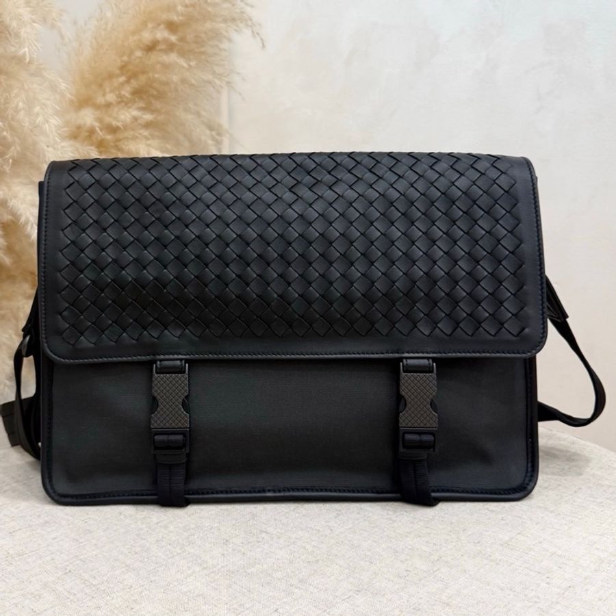 Bottega Veneta 葆蝶家 Bv男士郵差包 黑色編織款 尺寸約33*25*10c-0