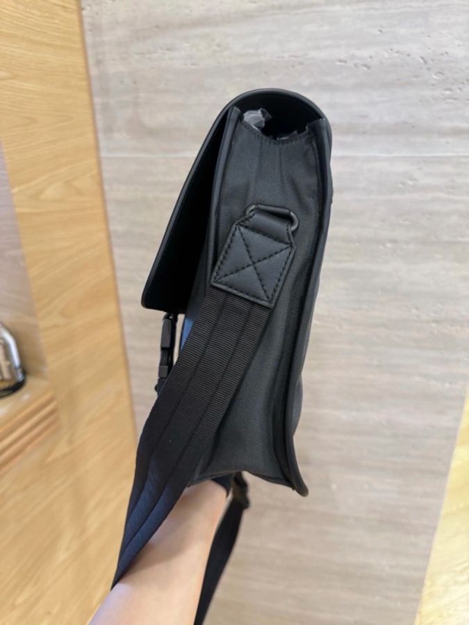 Bottega Veneta 葆蝶家 Bv男士郵差包 黑色編織款 尺寸約33*25*10c-4