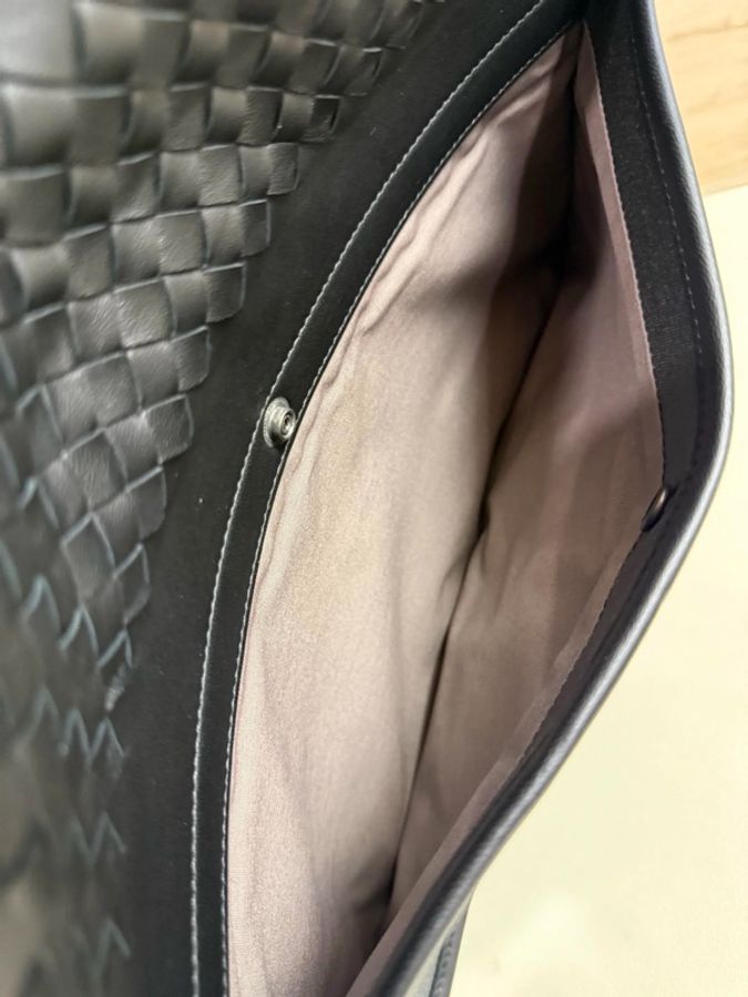 Bottega Veneta 葆蝶家 Bv男士郵差包 黑色編織款 尺寸約33*25*10c-12