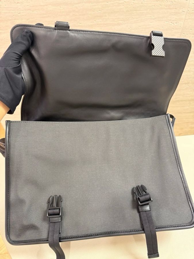 Bottega Veneta 葆蝶家 Bv男士郵差包 黑色編織款 尺寸約33*25*10c-15
