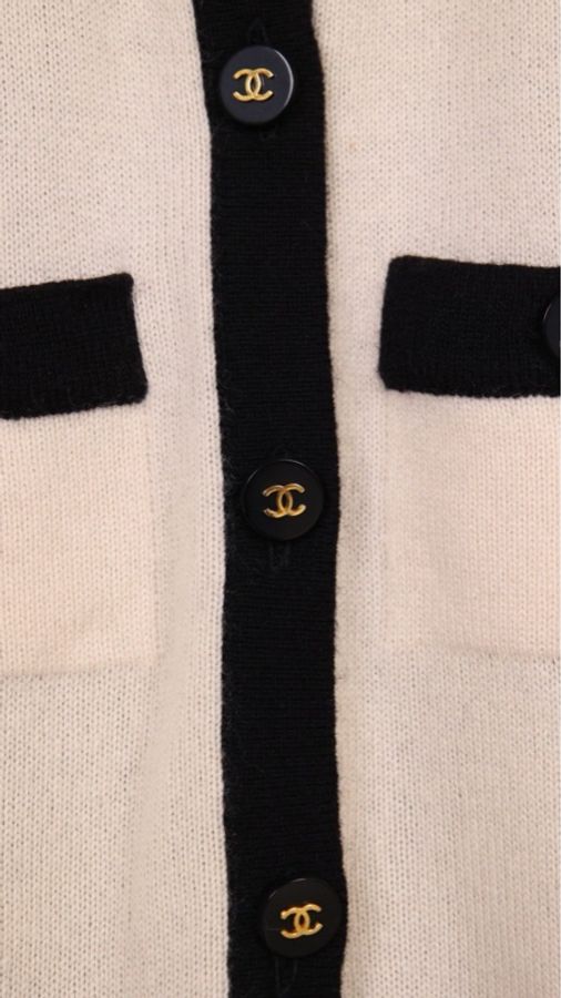 Chanel 95年黑白拼接金扣针织开衫上衣外套-12