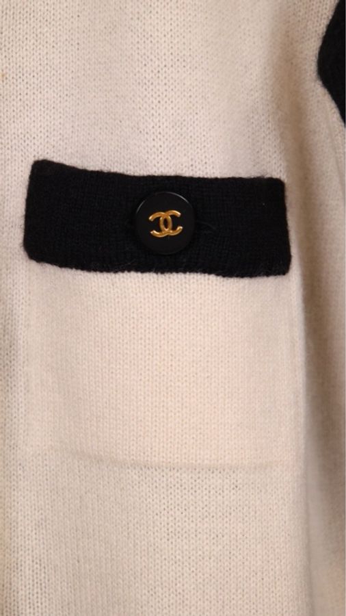 Chanel 95年黑白拼接金扣针织开衫上衣外套-18