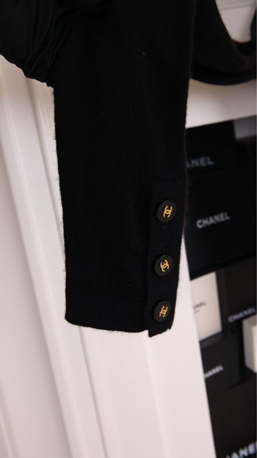 Chanel 95年黑白拼接金扣针织开衫上衣外套-29