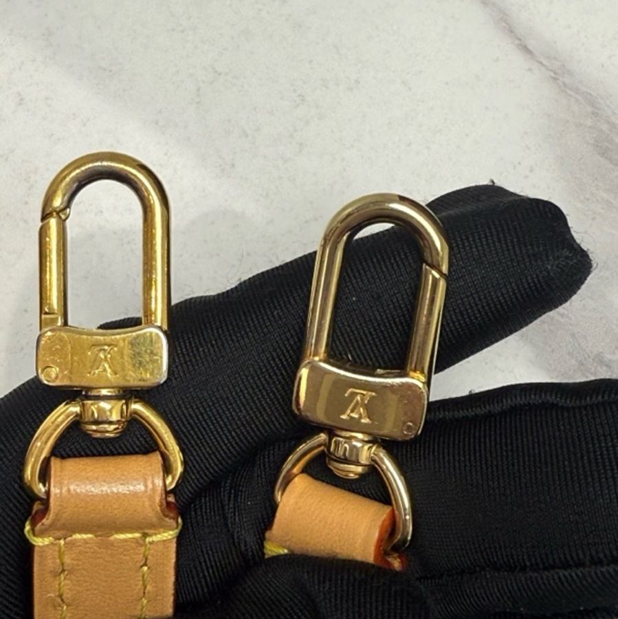 Lv 路易威登 琴譜mini芯片款 尺寸:14x17x5-9
