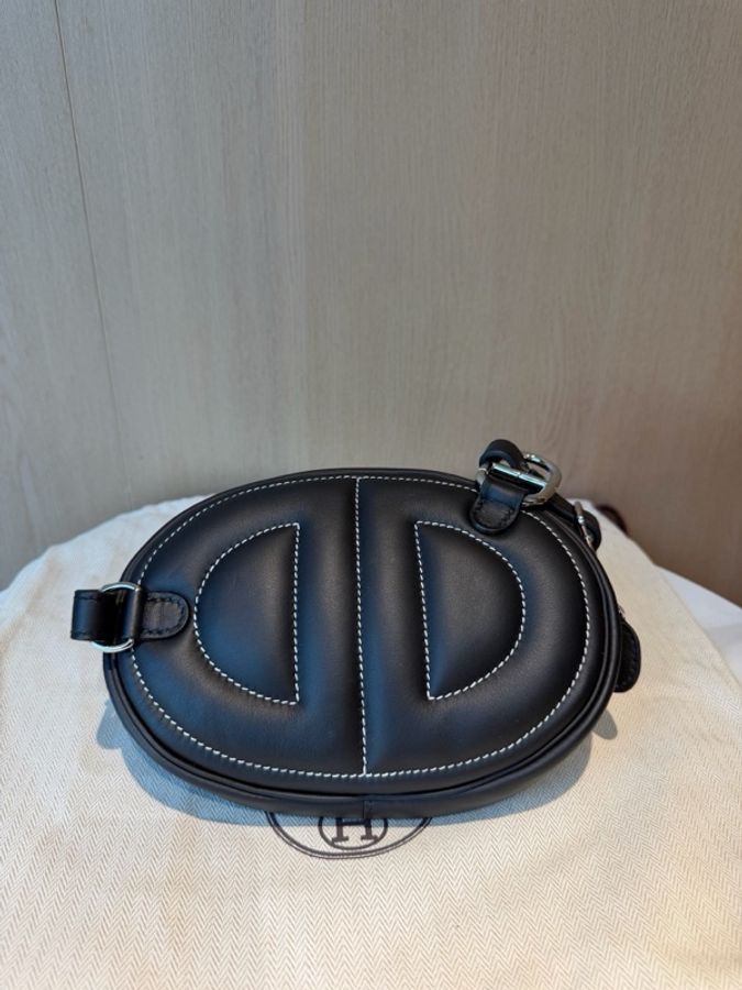 Hermes愛馬仕in the loop黑色豬鼻腰包 銀扣-1