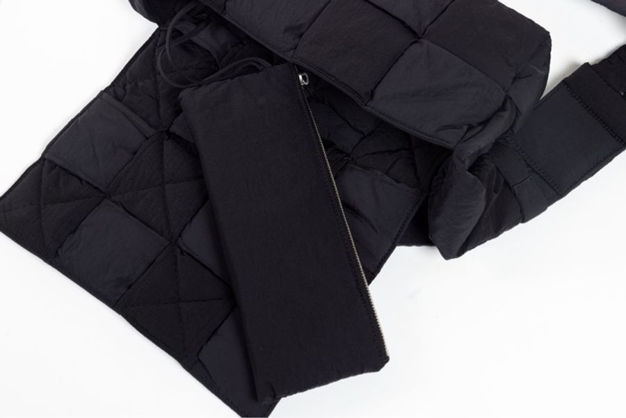 全新Bottega Veneta (Padded Tech Cassette)編織空氣尼龍肩背包-2
